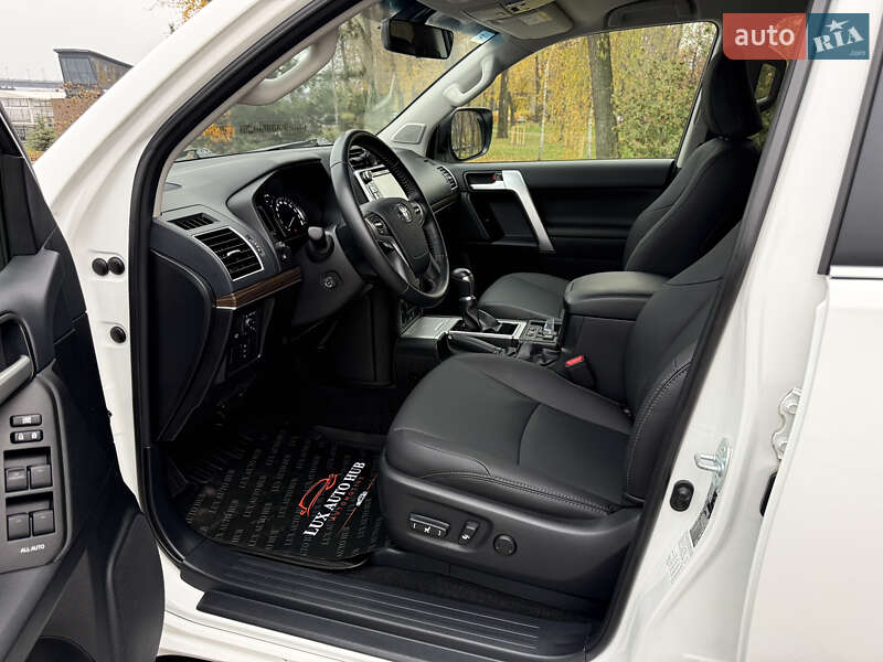 Позашляховик / Кросовер Toyota Land Cruiser Prado 2020 в Києві
