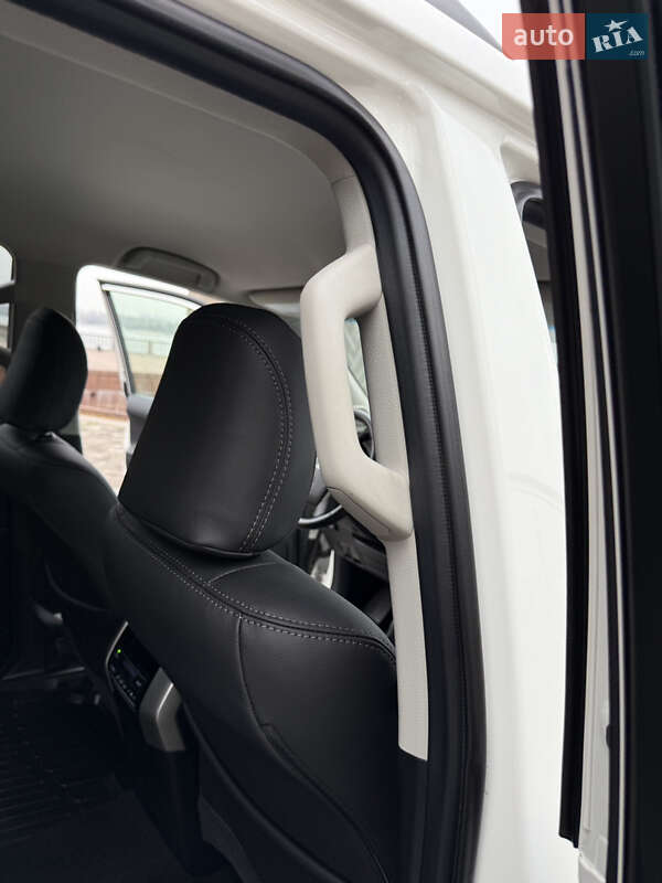 Позашляховик / Кросовер Toyota Land Cruiser Prado 2020 в Києві