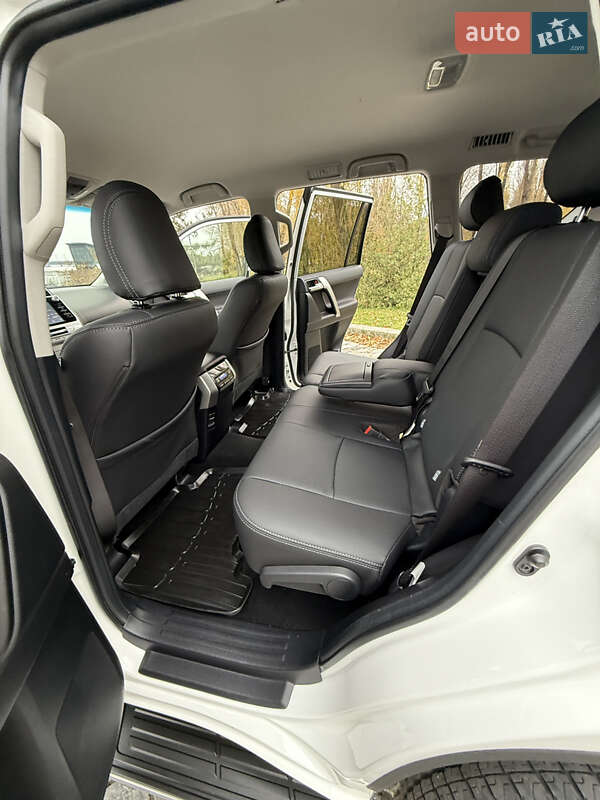 Позашляховик / Кросовер Toyota Land Cruiser Prado 2020 в Києві