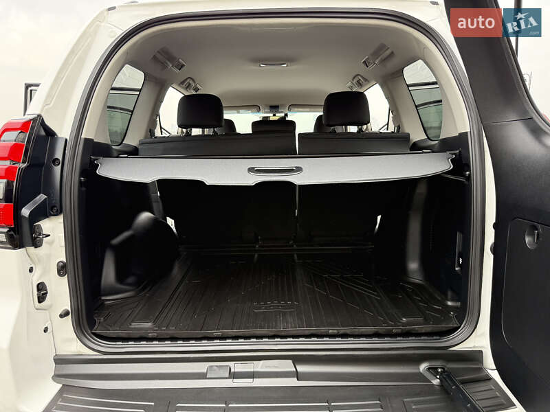 Позашляховик / Кросовер Toyota Land Cruiser Prado 2020 в Києві