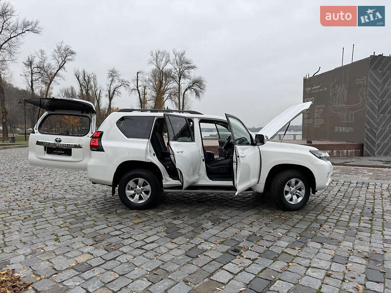 Позашляховик / Кросовер Toyota Land Cruiser Prado 2020 в Києві