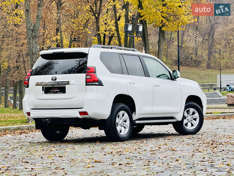 Позашляховик / Кросовер Toyota Land Cruiser Prado 2020 в Києві
