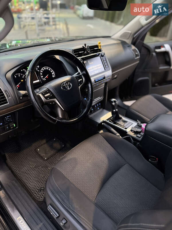 Внедорожник / Кроссовер Toyota Land Cruiser Prado 2020 в Хмельницком