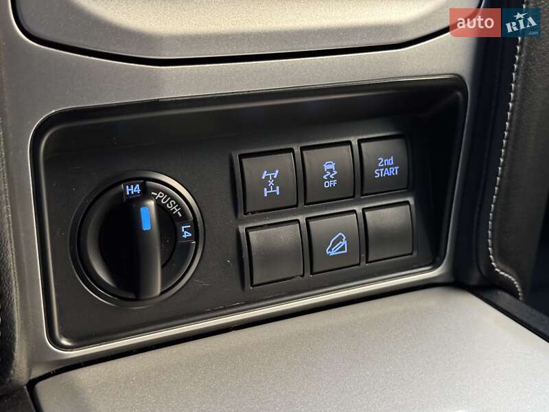 Внедорожник / Кроссовер Toyota Land Cruiser Prado 2019 в Киеве