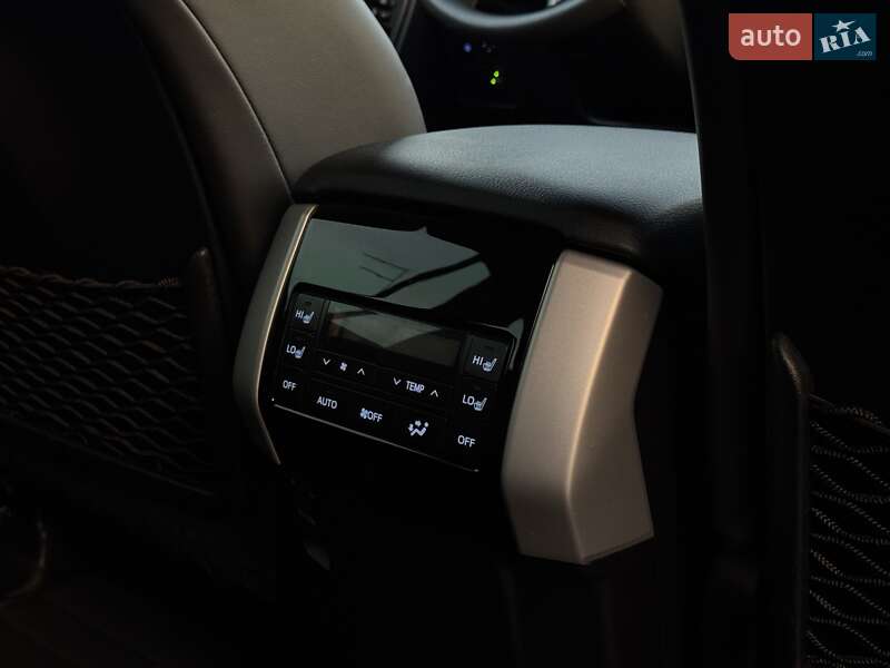 Внедорожник / Кроссовер Toyota Land Cruiser Prado 2019 в Киеве