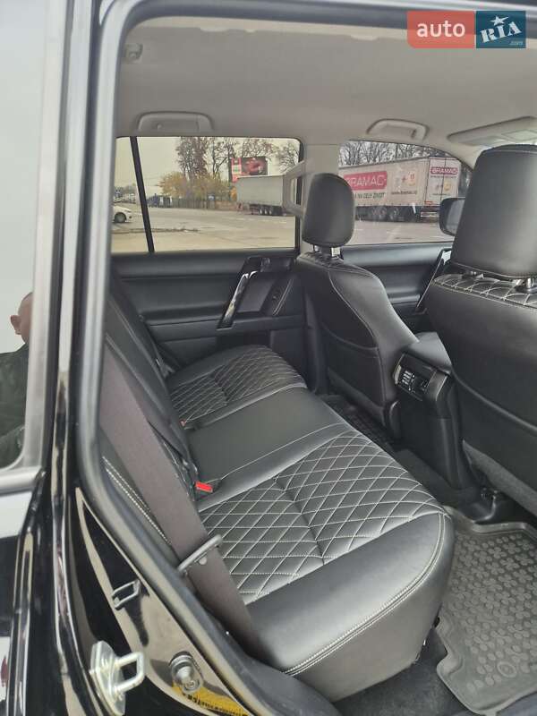 Внедорожник / Кроссовер Toyota Land Cruiser Prado 2017 в Киеве фото 5 Внедорожник / Кроссовер Toyota Land Cruiser Prado 2017 в Киеве