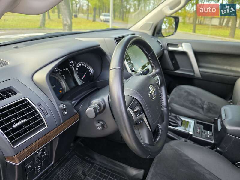 Внедорожник / Кроссовер Toyota Land Cruiser Prado 2022 в Кропивницком фото 25 Внедорожник / Кроссовер Toyota Land Cruiser Prado 2022 в Кропивницком
