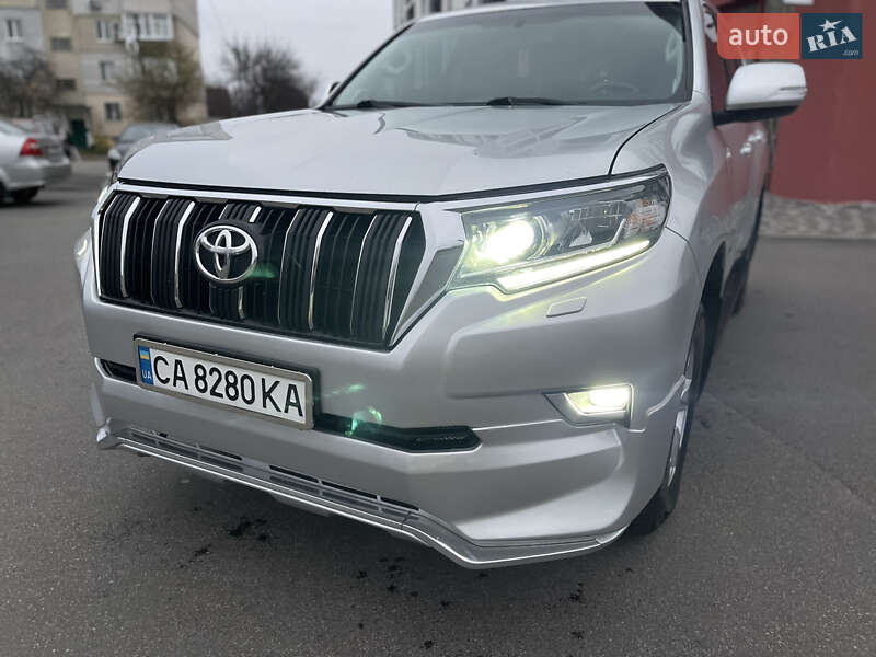 Позашляховик / Кросовер Toyota Land Cruiser Prado 2018 в Миронівці