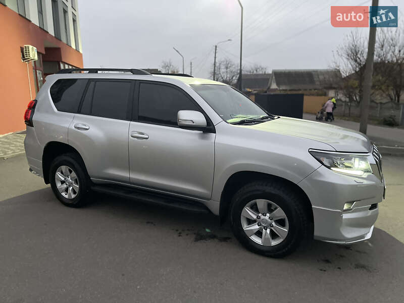 Позашляховик / Кросовер Toyota Land Cruiser Prado 2018 в Миронівці
