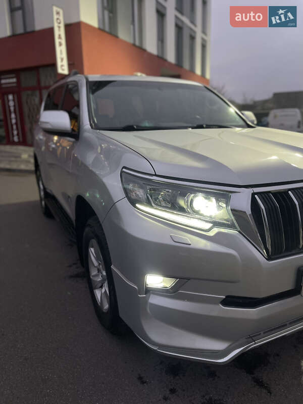 Позашляховик / Кросовер Toyota Land Cruiser Prado 2018 в Миронівці
