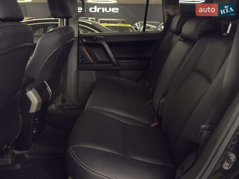 Внедорожник / Кроссовер Toyota Land Cruiser Prado 2010 в Николаеве