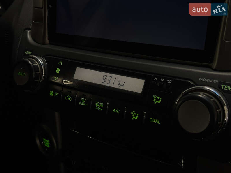 Внедорожник / Кроссовер Toyota Land Cruiser Prado 2010 в Николаеве