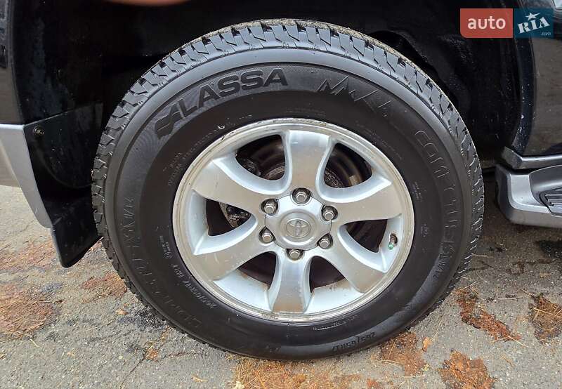 Внедорожник / Кроссовер Toyota Land Cruiser Prado 2006 в Киеве