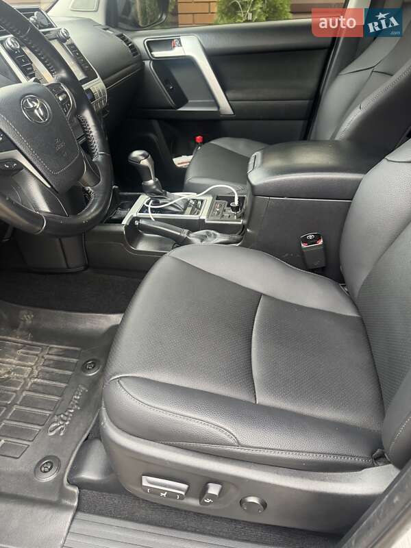 Позашляховик / Кросовер Toyota Land Cruiser Prado 2020 в Шостці
