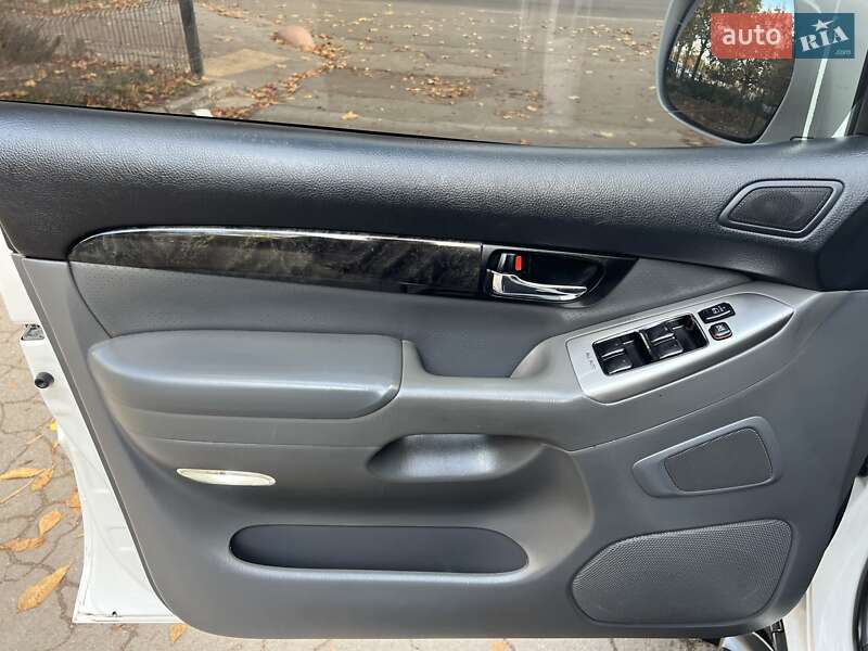 Позашляховик / Кросовер Toyota Land Cruiser Prado 2008 в Миколаєві