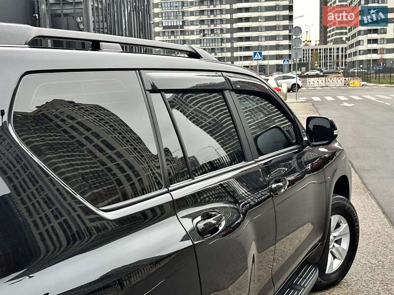 Внедорожник / Кроссовер Toyota Land Cruiser Prado 2019 в Киеве фото 20 Внедорожник / Кроссовер Toyota Land Cruiser Prado 2019 в Киеве