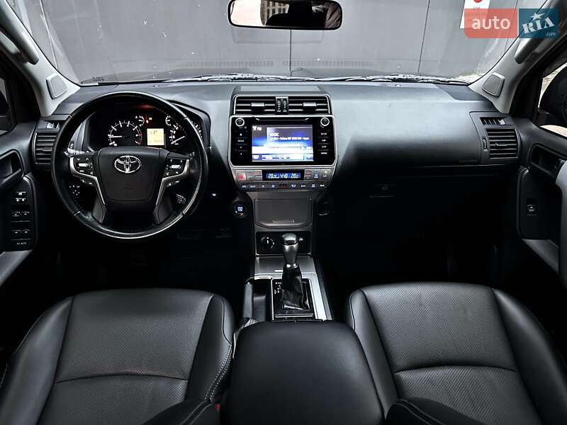 Внедорожник / Кроссовер Toyota Land Cruiser Prado 2019 в Киеве фото 34 Внедорожник / Кроссовер Toyota Land Cruiser Prado 2019 в Киеве