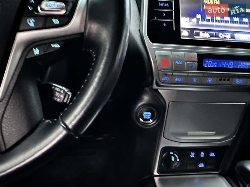 Внедорожник / Кроссовер Toyota Land Cruiser Prado 2019 в Киеве фото 37 Внедорожник / Кроссовер Toyota Land Cruiser Prado 2019 в Киеве