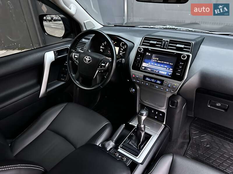 Внедорожник / Кроссовер Toyota Land Cruiser Prado 2019 в Киеве фото 48 Внедорожник / Кроссовер Toyota Land Cruiser Prado 2019 в Киеве