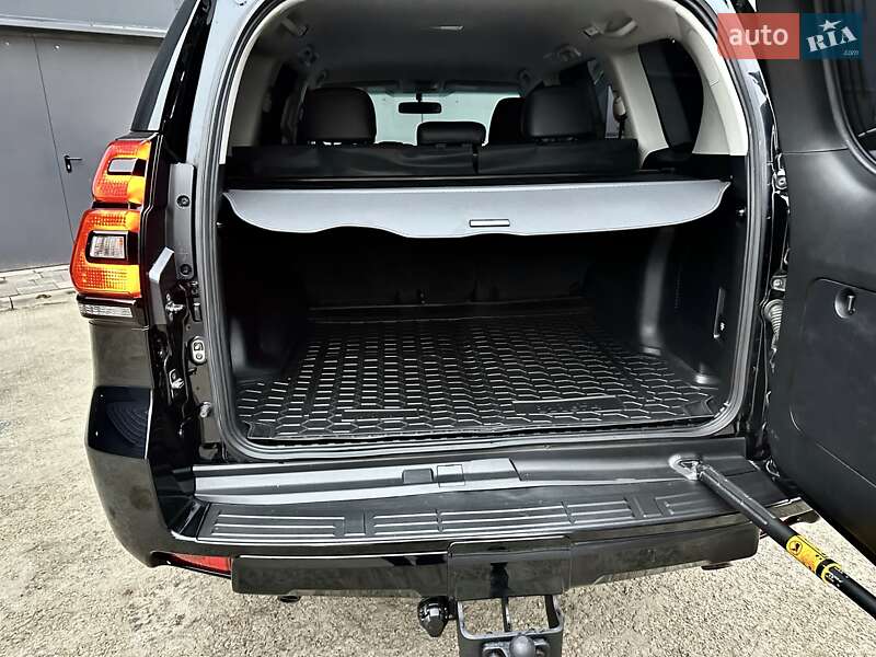 Внедорожник / Кроссовер Toyota Land Cruiser Prado 2019 в Киеве фото 62 Внедорожник / Кроссовер Toyota Land Cruiser Prado 2019 в Киеве