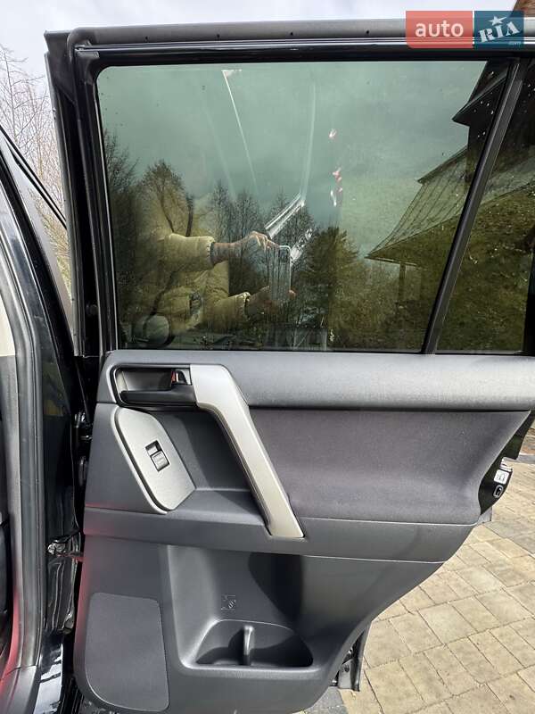 Внедорожник / Кроссовер Toyota Land Cruiser Prado 2020 в Яремче