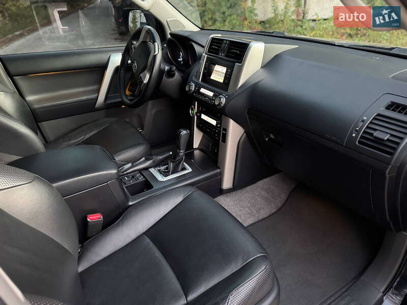 Внедорожник / Кроссовер Toyota Land Cruiser Prado 2011 в Киеве фото 17 Внедорожник / Кроссовер Toyota Land Cruiser Prado 2011 в Киеве