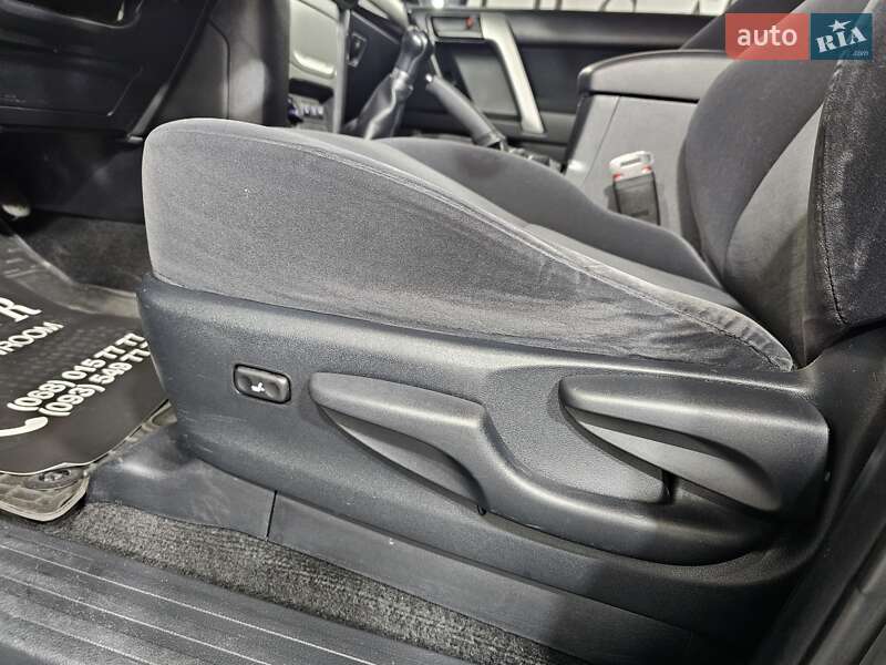 Позашляховик / Кросовер Toyota Land Cruiser Prado 2019 в Києві