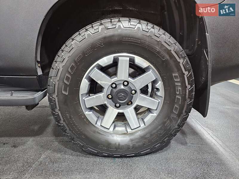 Позашляховик / Кросовер Toyota Land Cruiser Prado 2019 в Києві