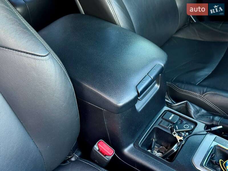 Внедорожник / Кроссовер Toyota Land Cruiser Prado 2014 в Полтаве фото 9 Внедорожник / Кроссовер Toyota Land Cruiser Prado 2014 в Полтаве