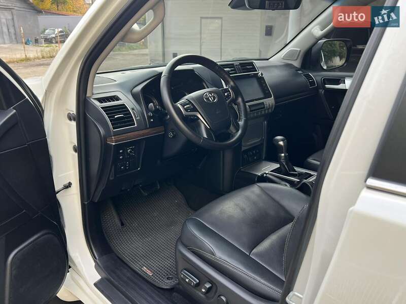 Внедорожник / Кроссовер Toyota Land Cruiser Prado 2019 в Тернополе
