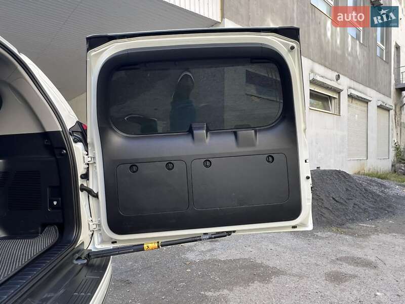 Внедорожник / Кроссовер Toyota Land Cruiser Prado 2019 в Тернополе