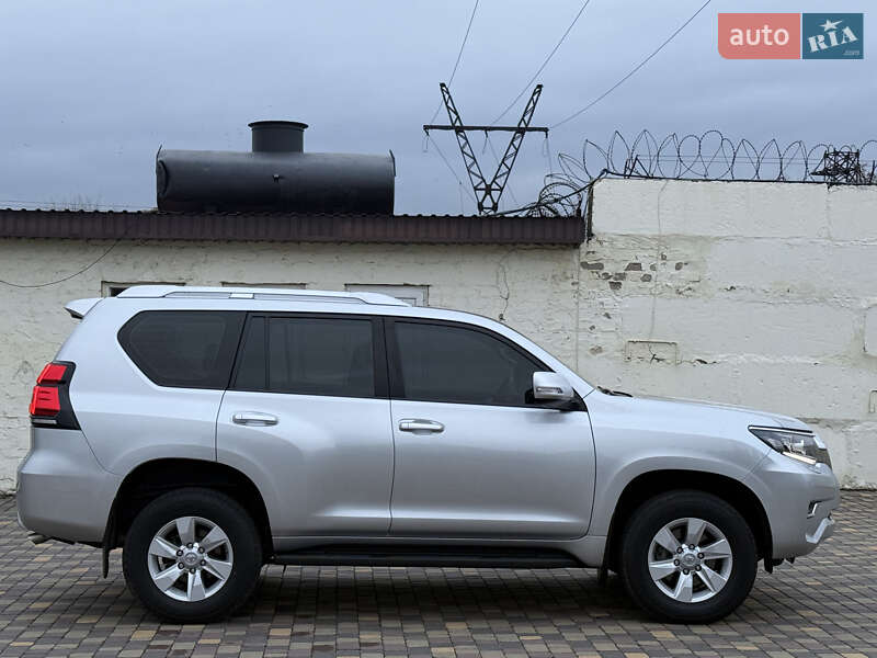 Внедорожник / Кроссовер Toyota Land Cruiser Prado 2021 в Днепре