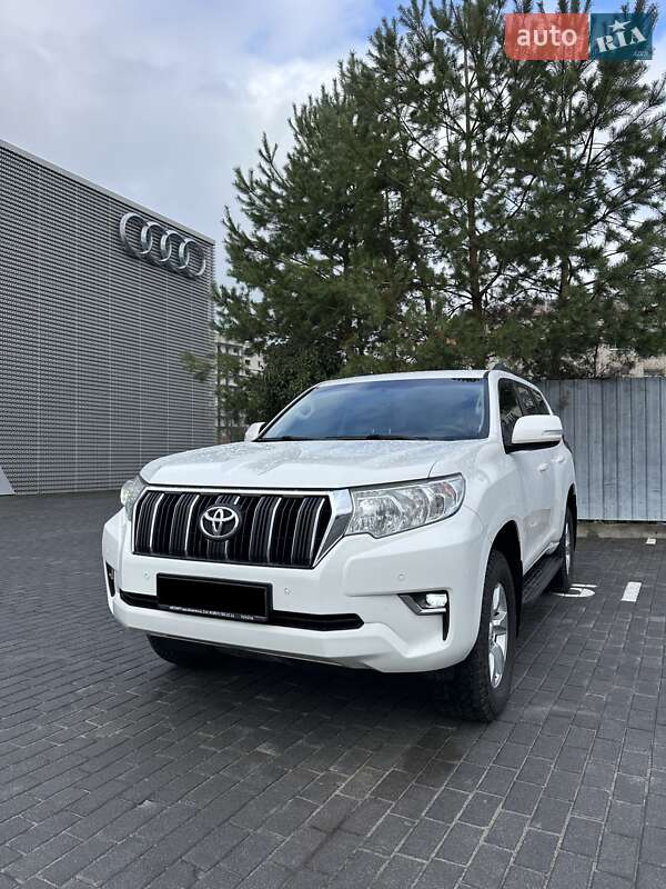 Внедорожник / Кроссовер Toyota Land Cruiser Prado 2018 в Киеве