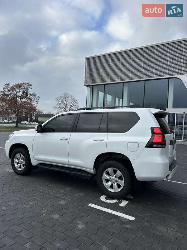 Внедорожник / Кроссовер Toyota Land Cruiser Prado 2018 в Киеве