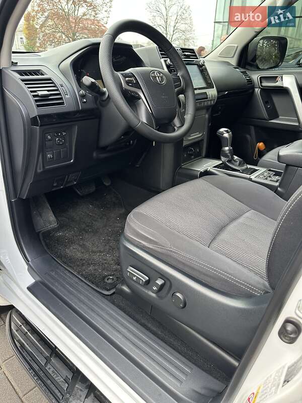 Внедорожник / Кроссовер Toyota Land Cruiser Prado 2018 в Киеве