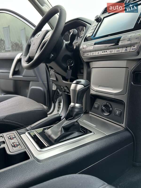 Внедорожник / Кроссовер Toyota Land Cruiser Prado 2018 в Киеве