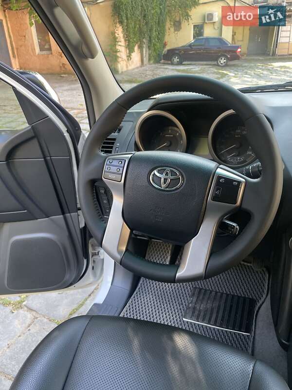Внедорожник / Кроссовер Toyota Land Cruiser Prado 2011 в Одессе фото 15 Внедорожник / Кроссовер Toyota Land Cruiser Prado 2011 в Одессе