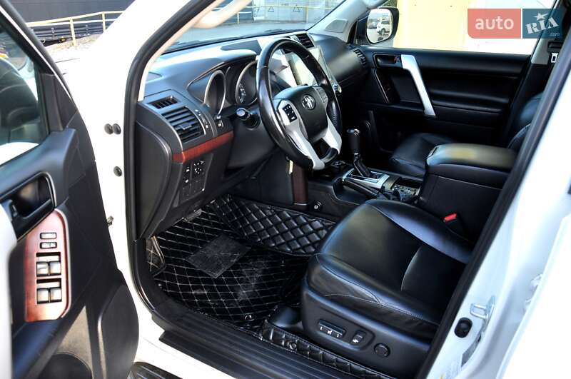 Внедорожник / Кроссовер Toyota Land Cruiser Prado 2016 в Львове фото 19 Внедорожник / Кроссовер Toyota Land Cruiser Prado 2016 в Львове