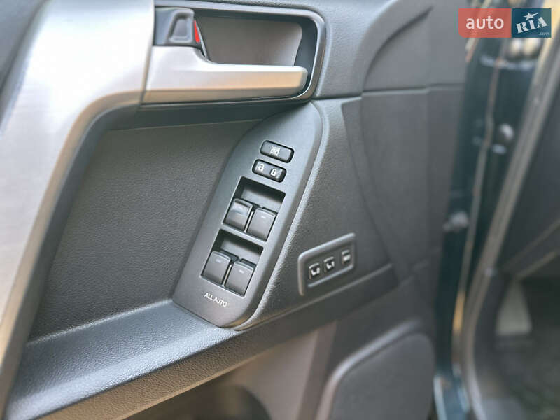 Внедорожник / Кроссовер Toyota Land Cruiser Prado 2018 в Киеве