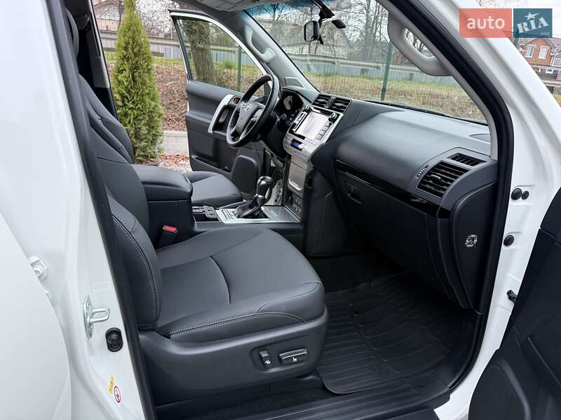 Внедорожник / Кроссовер Toyota Land Cruiser Prado 2019 в Виннице фото 37 Внедорожник / Кроссовер Toyota Land Cruiser Prado 2019 в Виннице