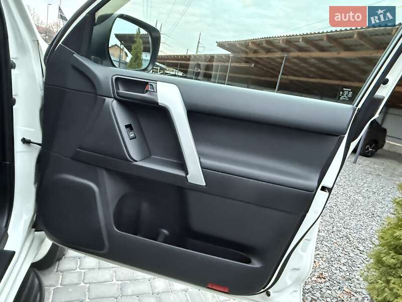 Внедорожник / Кроссовер Toyota Land Cruiser Prado 2019 в Виннице фото 67 Внедорожник / Кроссовер Toyota Land Cruiser Prado 2019 в Виннице