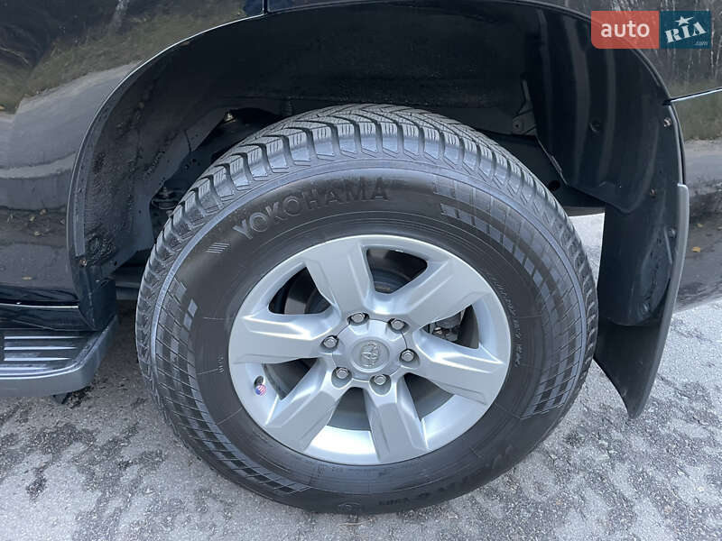 Внедорожник / Кроссовер Toyota Land Cruiser Prado 2017 в Киеве фото 13 Внедорожник / Кроссовер Toyota Land Cruiser Prado 2017 в Киеве