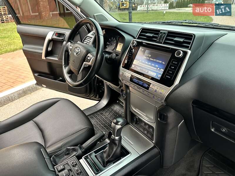 Внедорожник / Кроссовер Toyota Land Cruiser Prado 2019 в Киеве фото 28 Внедорожник / Кроссовер Toyota Land Cruiser Prado 2019 в Киеве