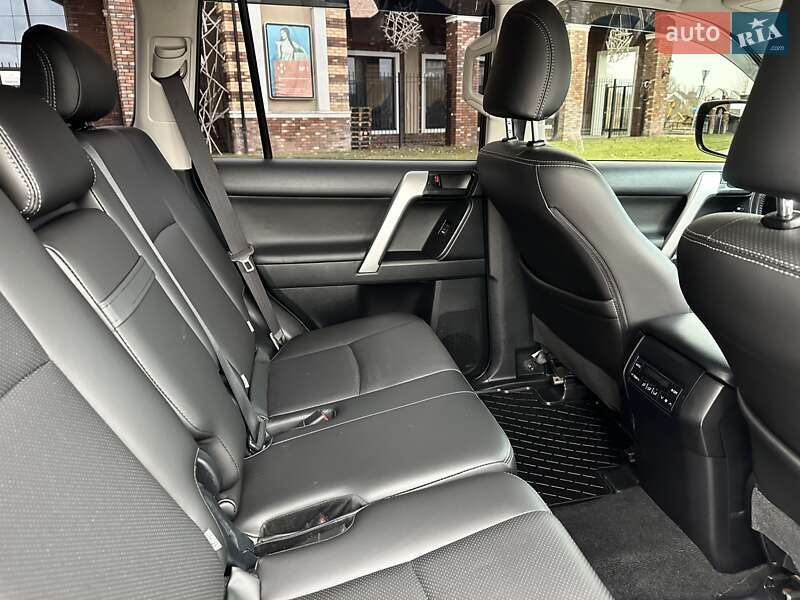 Внедорожник / Кроссовер Toyota Land Cruiser Prado 2019 в Киеве фото 46 Внедорожник / Кроссовер Toyota Land Cruiser Prado 2019 в Киеве