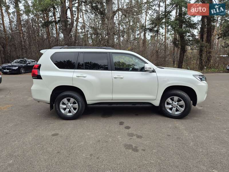 Внедорожник / Кроссовер Toyota Land Cruiser Prado 2018 в Киеве фото 4 Внедорожник / Кроссовер Toyota Land Cruiser Prado 2018 в Киеве