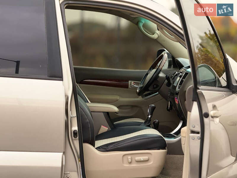 Внедорожник / Кроссовер Toyota Land Cruiser Prado 2003 в Чернигове