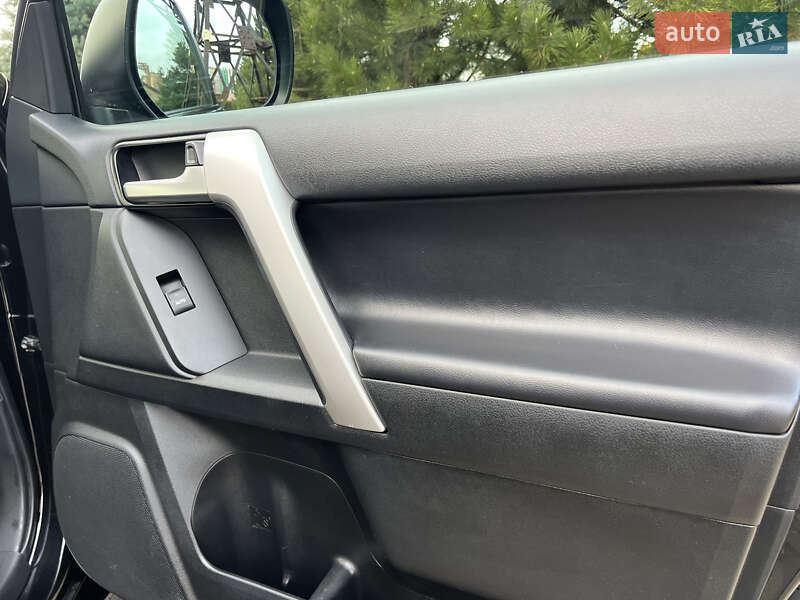 Внедорожник / Кроссовер Toyota Land Cruiser Prado 2020 в Днепре фото 20 Внедорожник / Кроссовер Toyota Land Cruiser Prado 2020 в Днепре