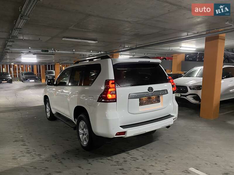 Позашляховик / Кросовер Toyota Land Cruiser Prado 2019 в Києві фото 4 Позашляховик / Кросовер Toyota Land Cruiser Prado 2019 в Києві