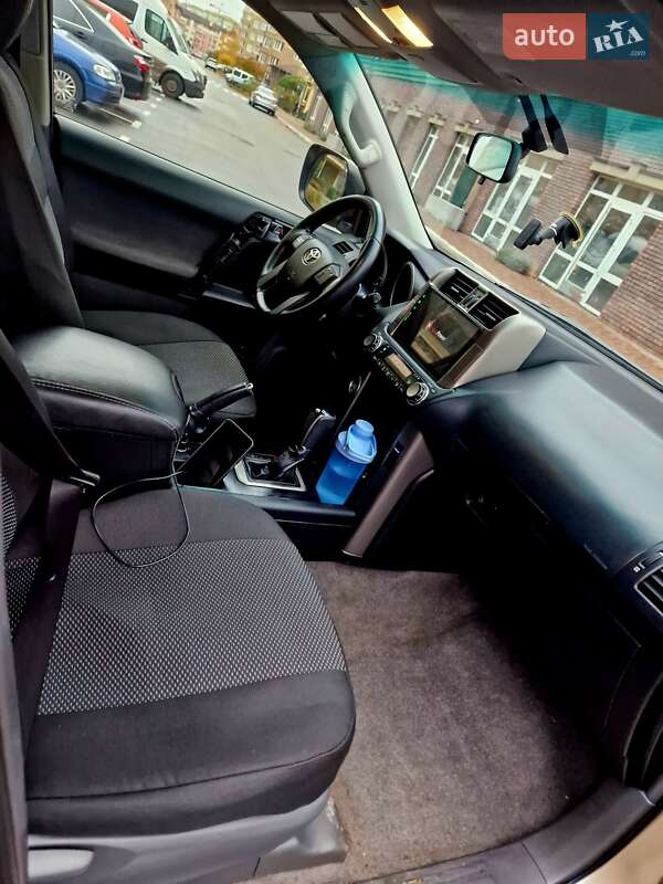 Внедорожник / Кроссовер Toyota Land Cruiser Prado 2012 в Киеве фото 10 Внедорожник / Кроссовер Toyota Land Cruiser Prado 2012 в Киеве