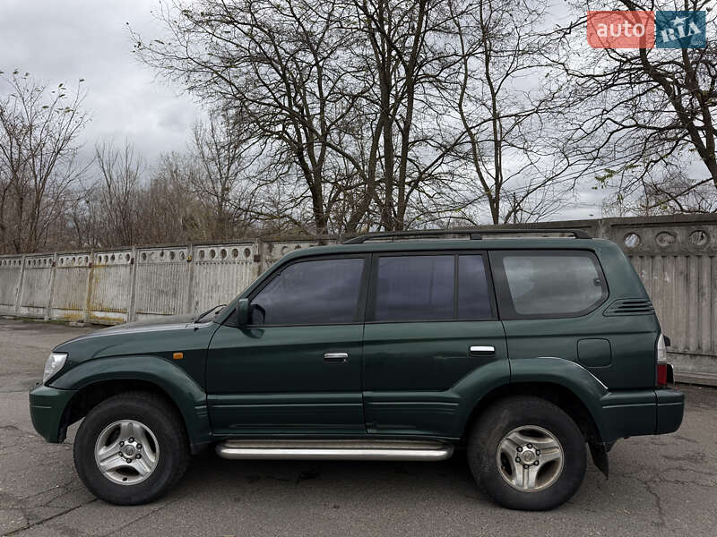 Внедорожник / Кроссовер Toyota Land Cruiser Prado 2000 в Киеве